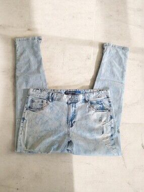 Hyper Denim Light Blue Acid-Wash Women’s Jeans